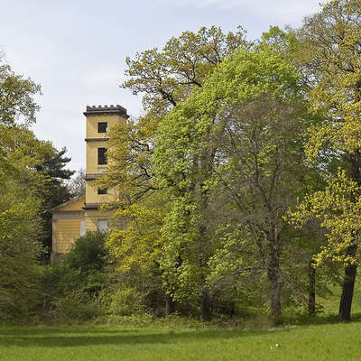 Kühnauer Landschaftspark, Schloss und Schlossgarten Großkühnau, Garten und Weinbergshaus (Foto: KSDW, Bildarchiv, Heinz Fräßdorf)
